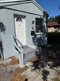 Building Photo - 2813 Dewey St