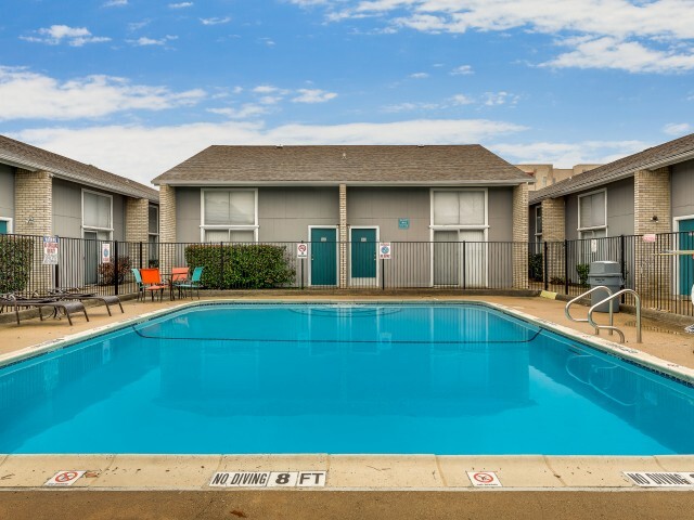 Building Photo - Pinewoods Apartments