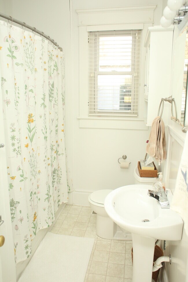 Building Photo - 119 Observatory Ave