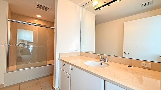 Building Photo - 19400 Turnberry Way