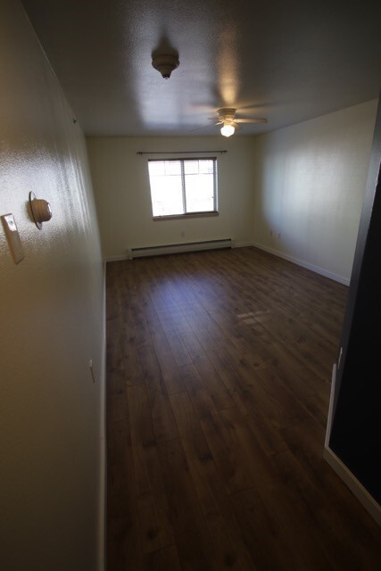 Building Photo - 2 Bedroom Condo near JBER!