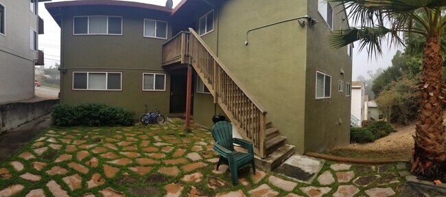Building Photo - Stylishly Updated 2-Bedroom in Oakland