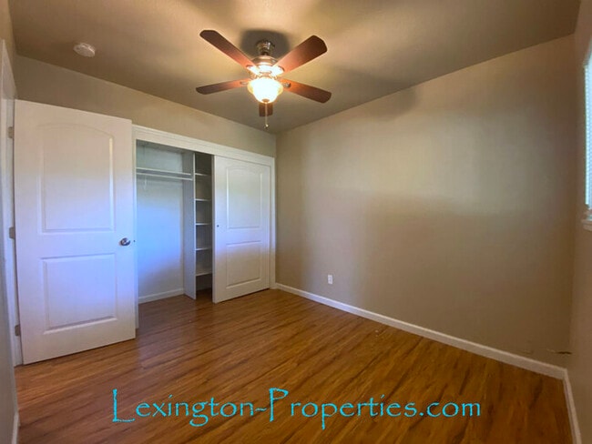 Building Photo - Beautifully Updated, 2BD/1BA, Duplex Home ...
