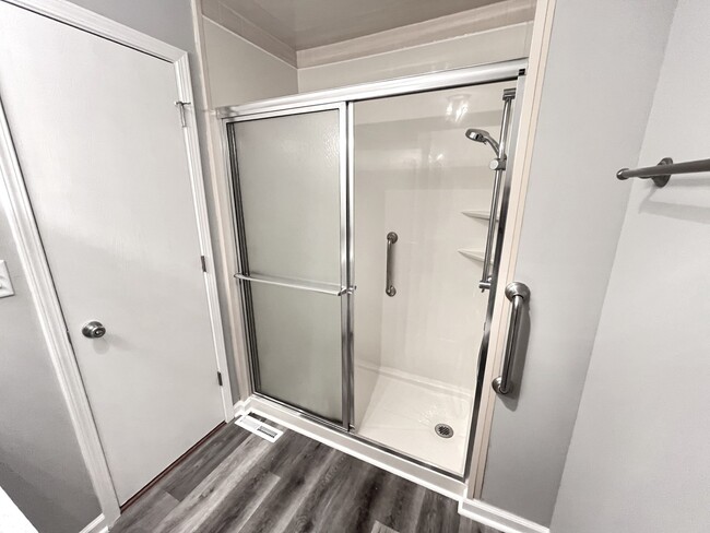 Building Photo - 1606 N Poplar Ave