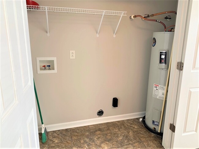 Building Photo - 2034 Victory Gallop Ln