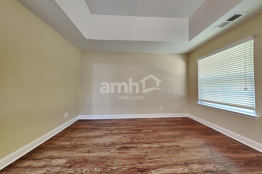 Building Photo - 7194 Caley Ln