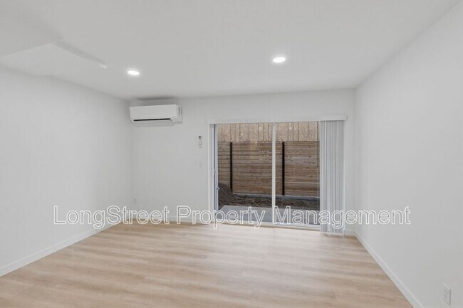 Building Photo - 816 S 19th St