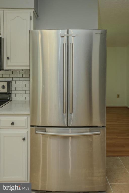 Building Photo - 359 Point to Point Rd