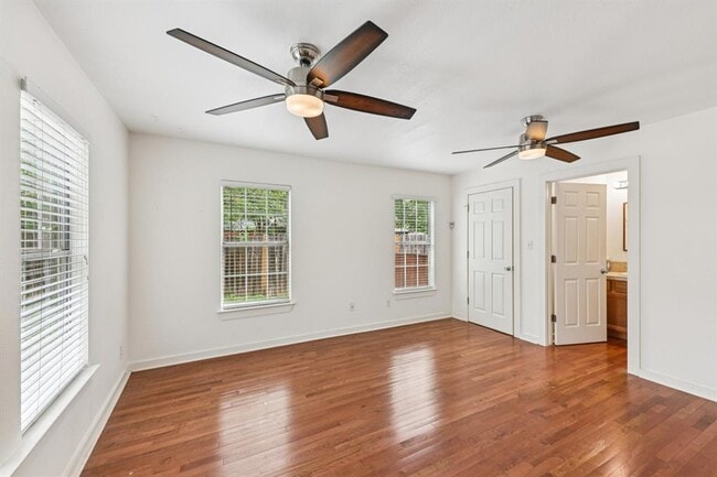 Building Photo - 903 Chote Ave