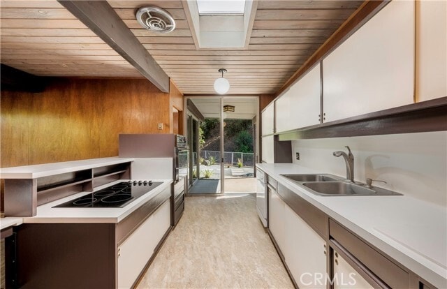 Building Photo - 4924 E Elsinore Ave