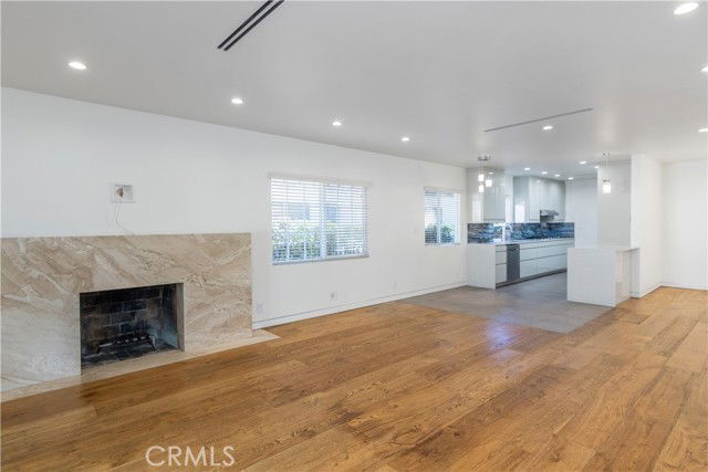 Building Photo - 15439 Vose St