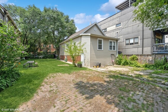 Building Photo - 2759 W Francis Pl