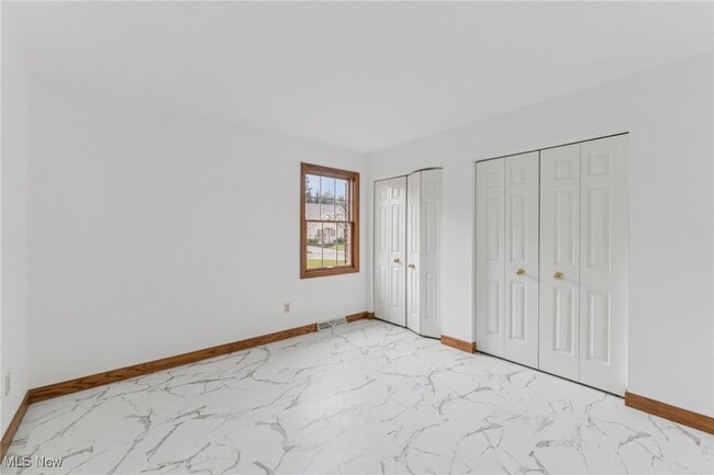 Building Photo - 276 S Bayshore Dr