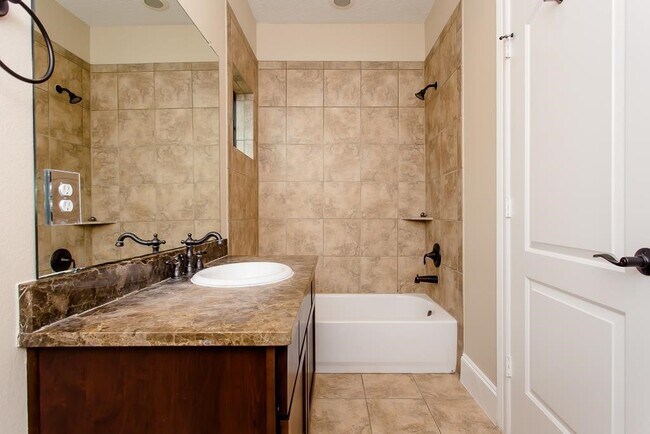 Building Photo - 1106 Hempstead Villa Ln