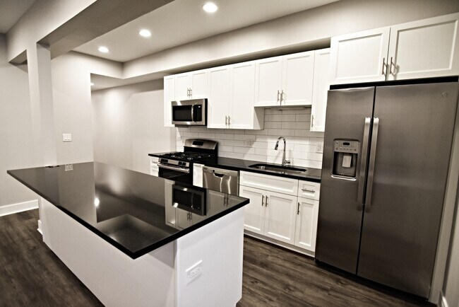 Building Photo - 3212 N Halsted St