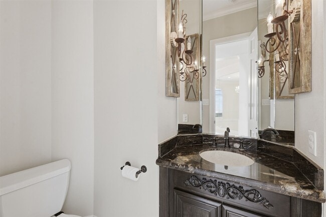 Building Photo - 3315 Riviera Dr