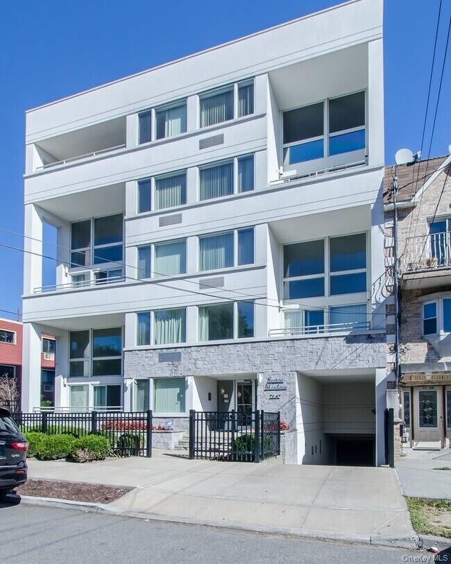 Building Photo - 71-57 161st St
