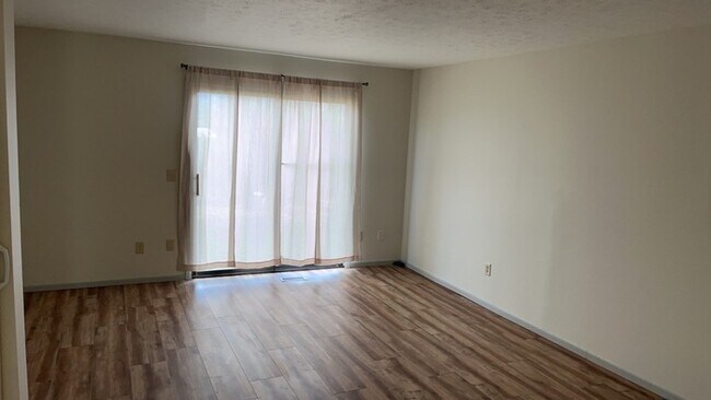 Building Photo - 2753 Brookshire Ln