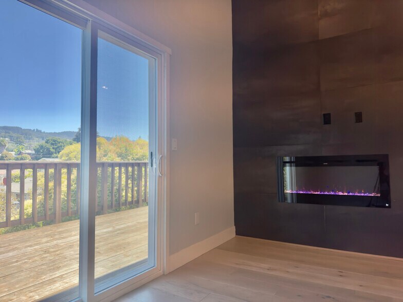 Building Photo - 914 Everett Ave