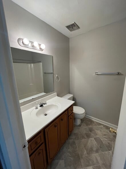 Building Photo - 1111 Emmett St