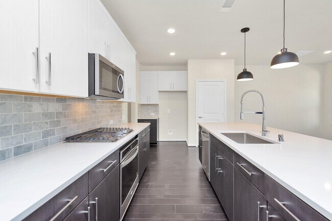 Building Photo - 10320 Marston Vineyard Dr
