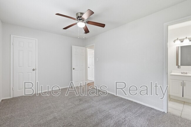 Building Photo - 5055 Virgil St
