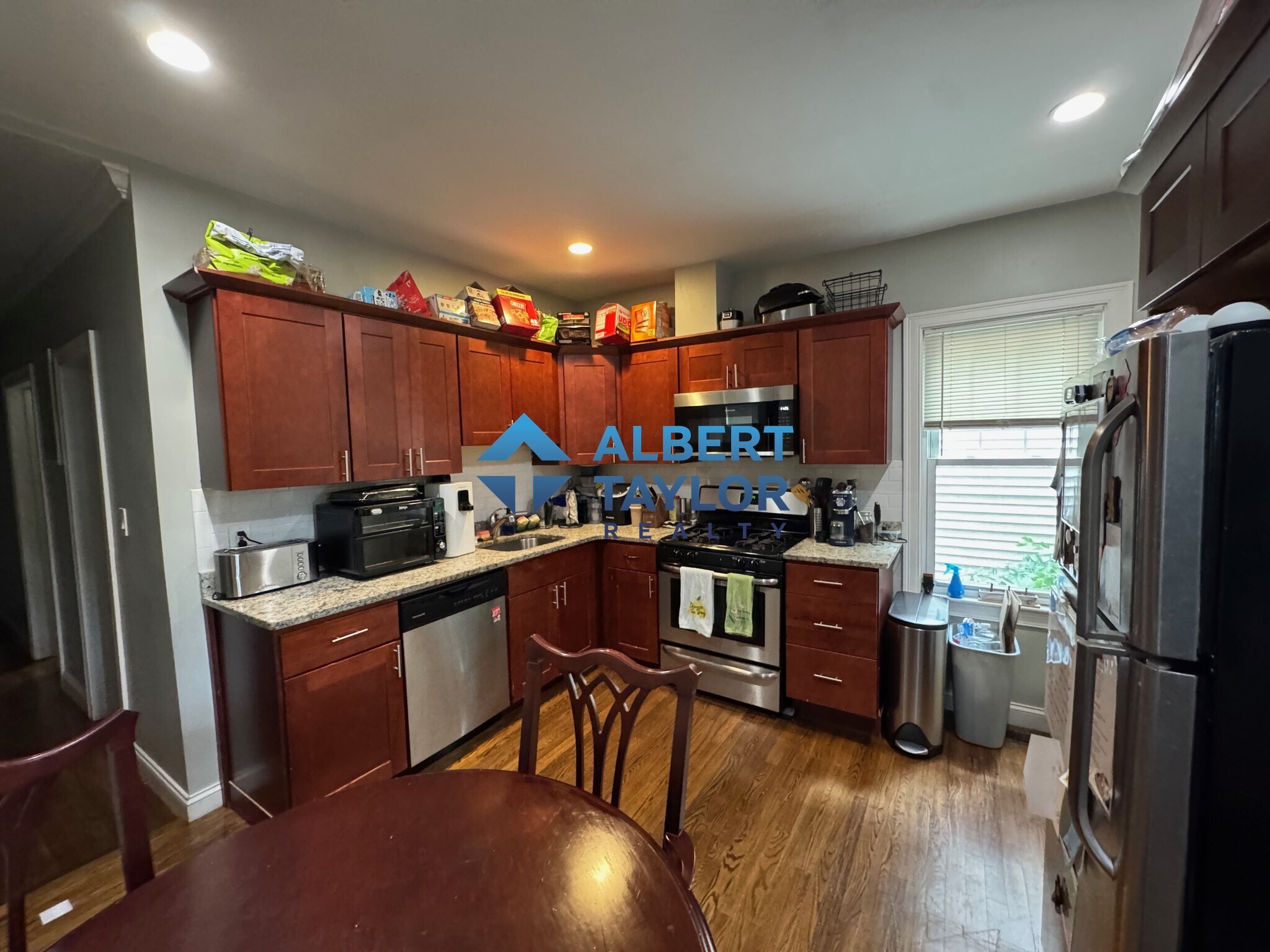 Building Photo - 47 Beech Glen St