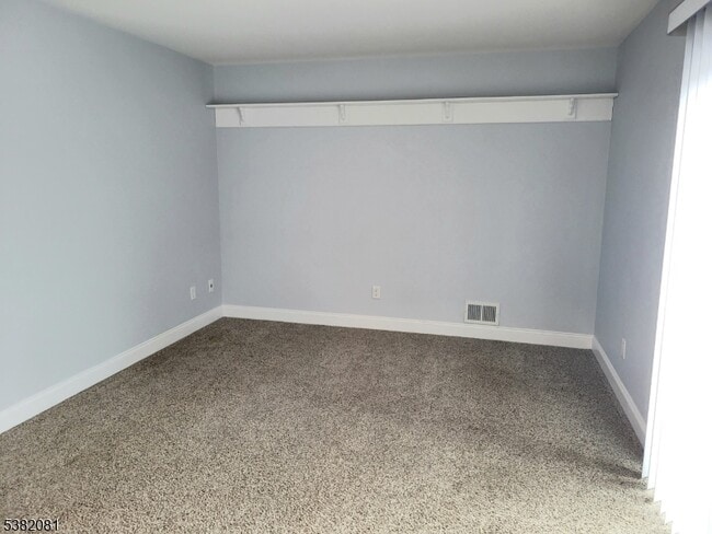 Building Photo - 1211 Spruce Hills Dr