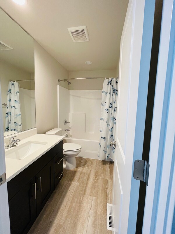 Building Photo - 3472 Deerfern Rd