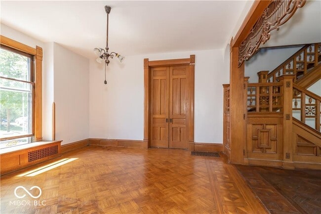 Building Photo - 404 N State St