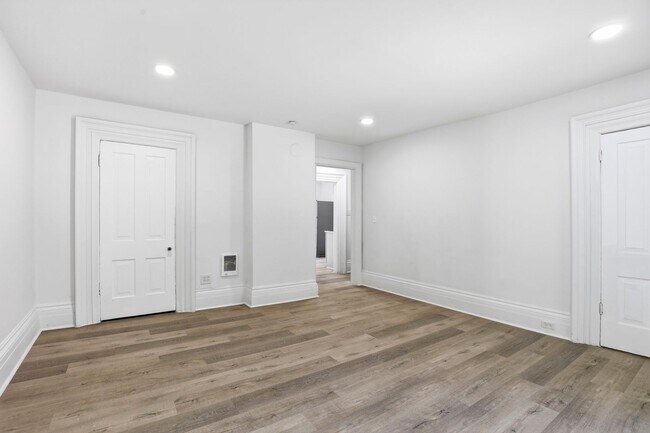 Building Photo - 840 Jackson St