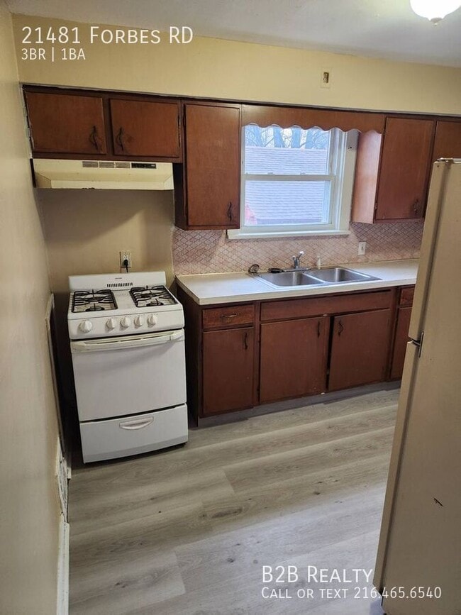 Building Photo - 21481 Forbes Rd