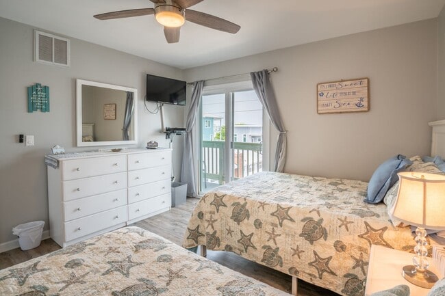 Building Photo - OFF-SEASON FURNISHED RENTAL
