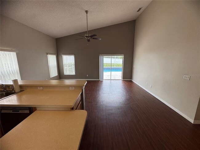 Building Photo - 648 Lockbreeze Dr