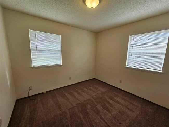 Building Photo - 1437 NW Great Plains Blvd