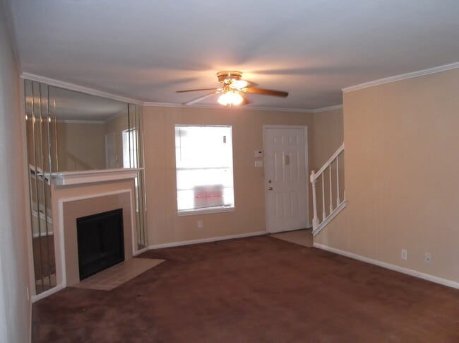 Building Photo - 14600 Fonmeadow Dr
