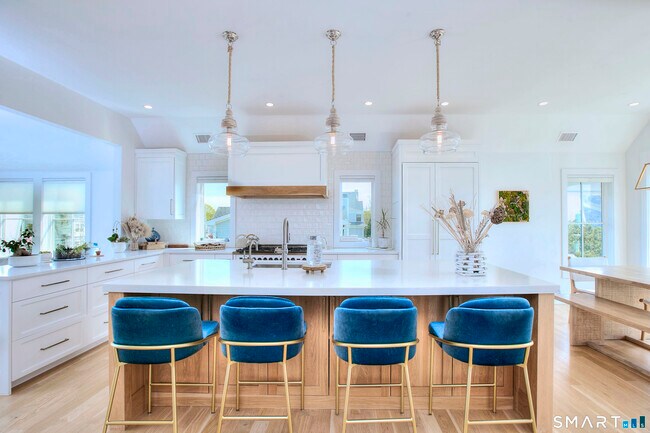 Building Photo - 26 Island Way