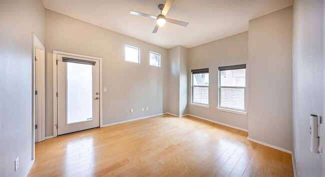 Building Photo - 3803 Byron Dr