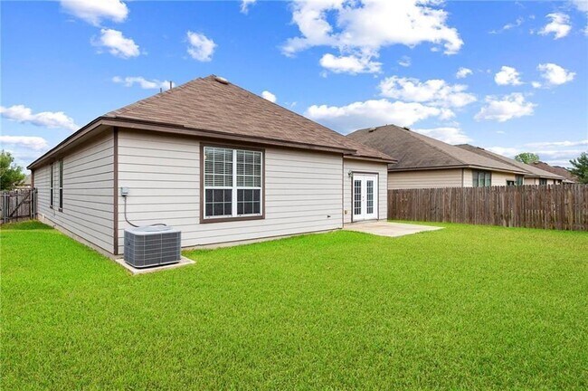 Building Photo - 534 Apricot Dr