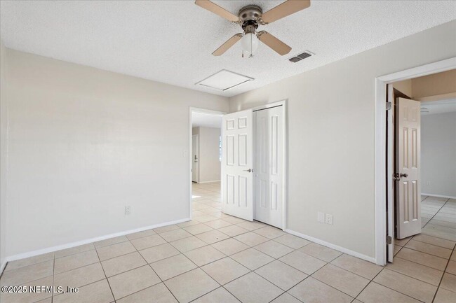 Building Photo - 1335 Violet St