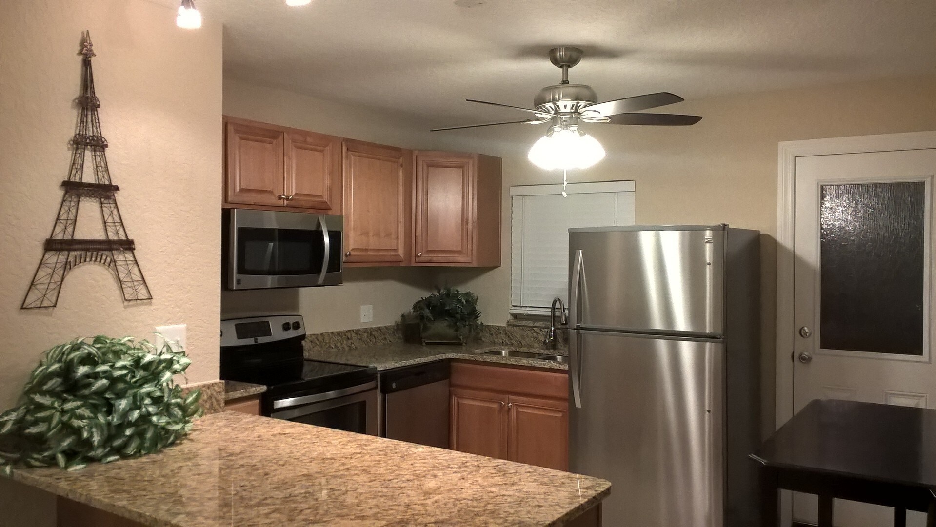 Beautiful Granite Style Kitchens - 2512 Musselwhite Ave