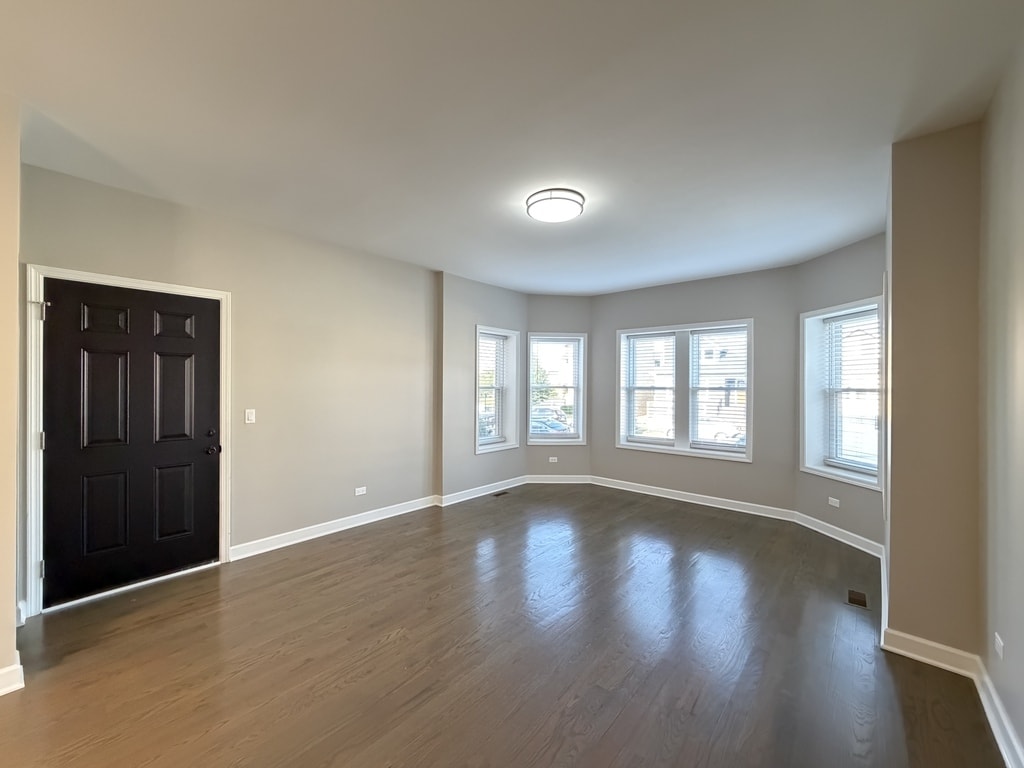 Building Photo - 3131 N Marmora Ave