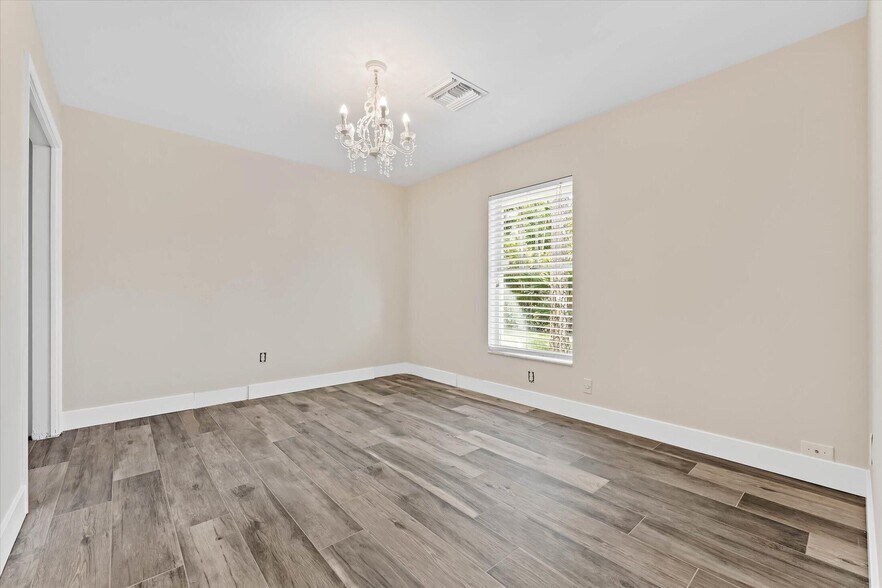 Building Photo - 1021 Corallita Ct