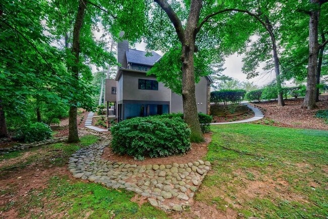 Building Photo - 459 Atlanta Country Club Dr