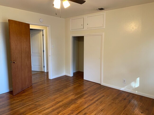 Building Photo - 602 El Margarita Rd