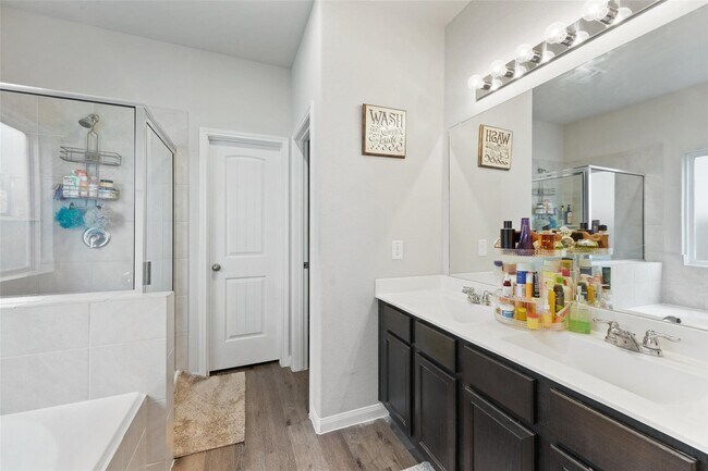 Building Photo - 24914 Adami Veduta Ct