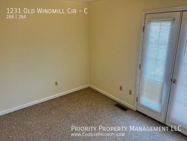 Building Photo - 1231 Old Windmill Cir