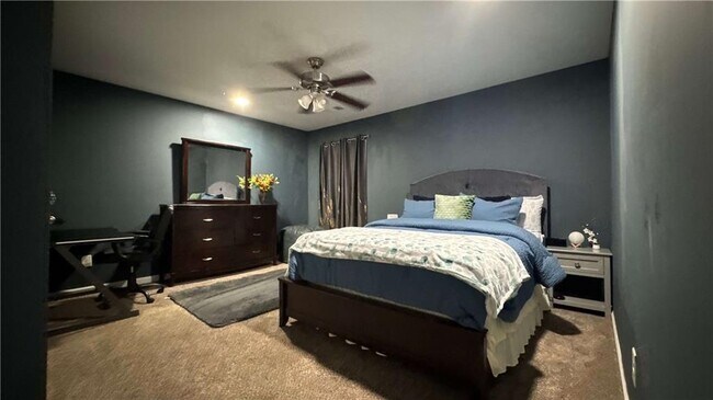 Building Photo - 180 Village Green Ct SW