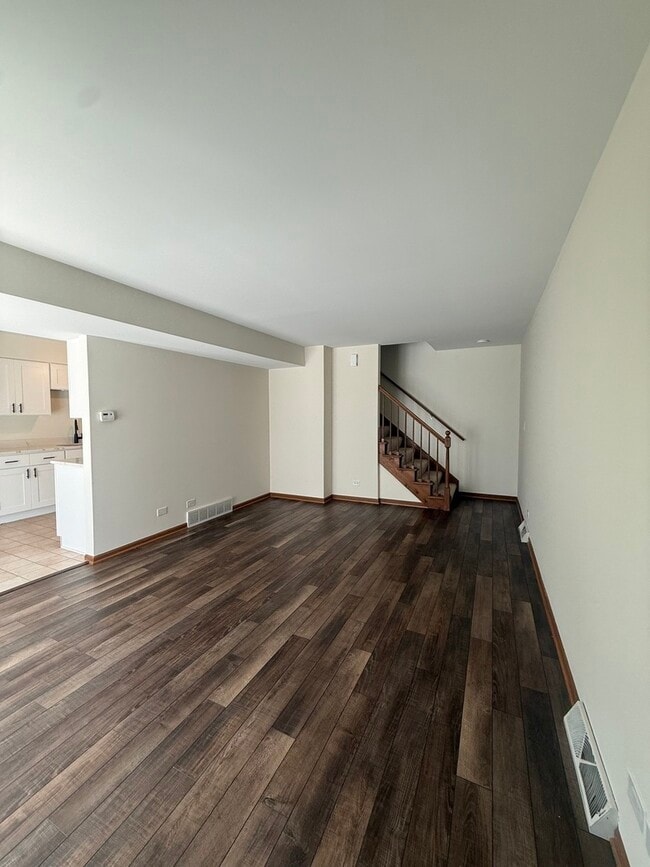 Building Photo - 121 Spuhler Dr