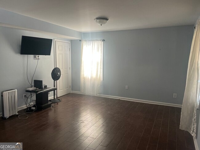 Building Photo - 2894 Randall St